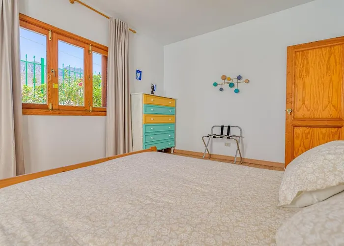 Pupe By Canariasgetaway Chalet