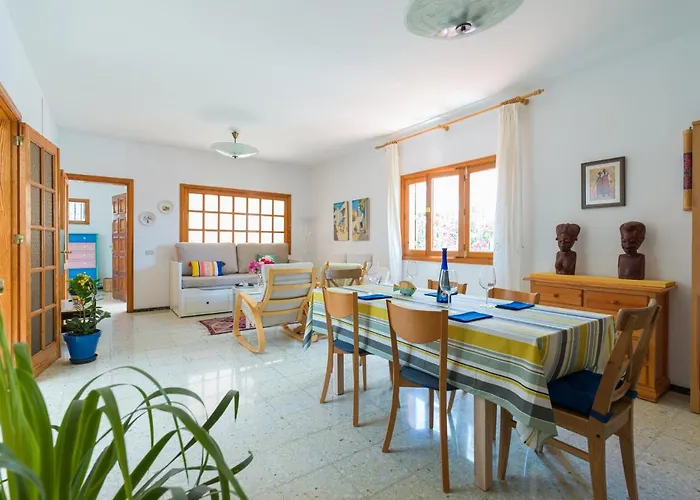 Pupe By Canariasgetaway Chalet *